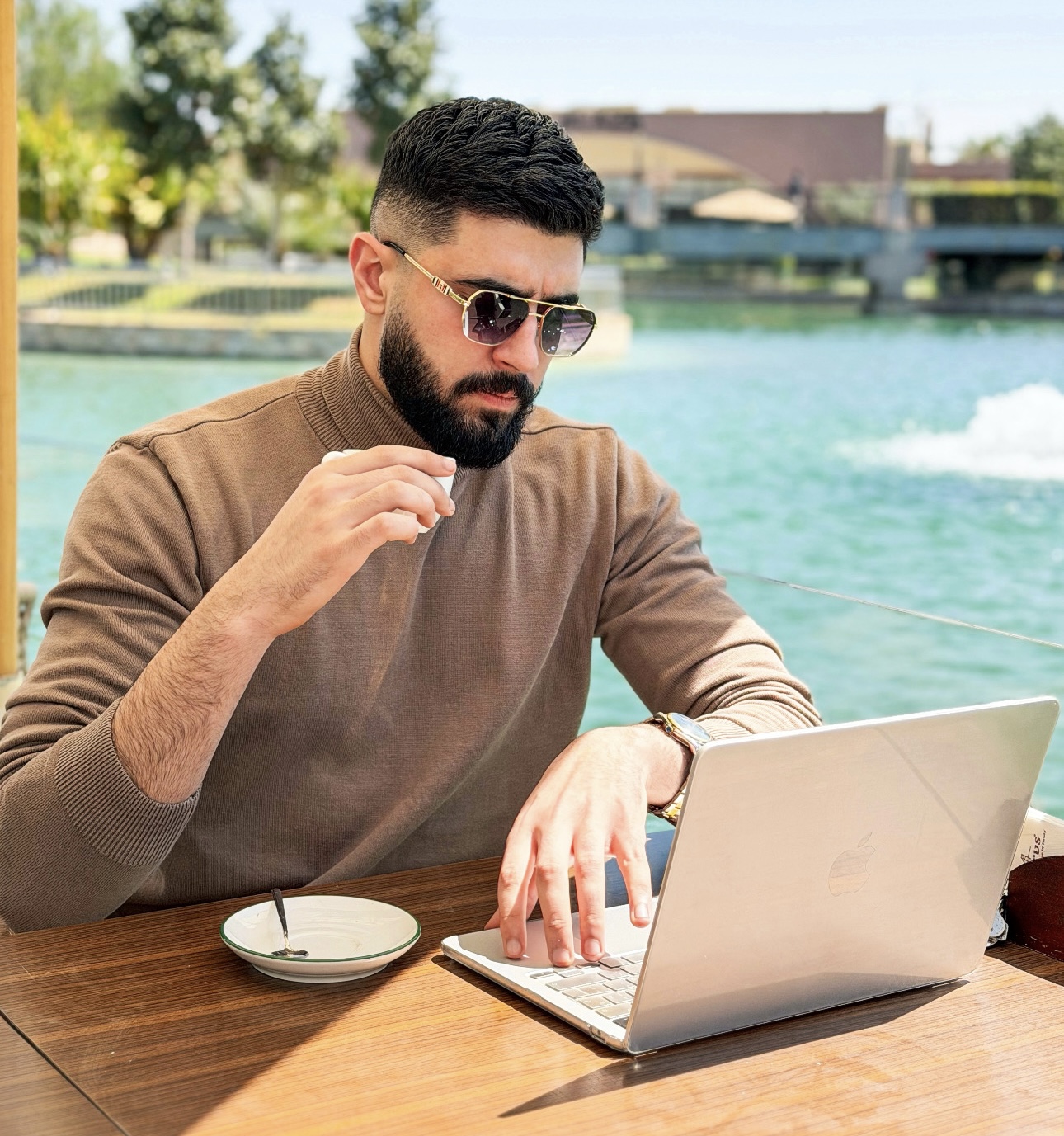 work with captain مصطفى عبد المنعم